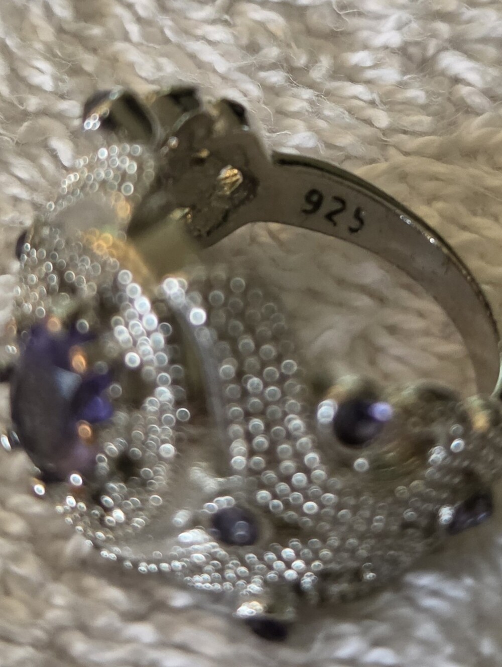 Vintage Sterling Silver Purple Gemstone Ornate Filigree Shield Statement Ring - Picture 4 of 4